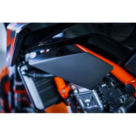 pho_pp_mon_410910_63608940044_side_fairing_set__sall__awsg__v1