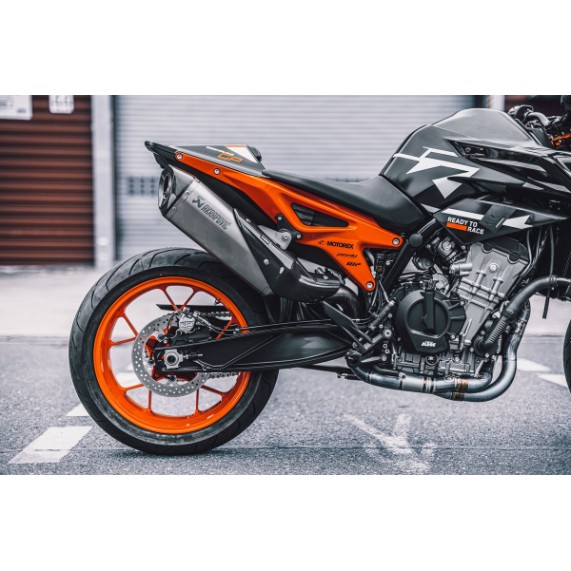 pho_pp_mon_462670_63605999000_akrapovic_kit_evolution_line_mounted__sall__awsg__v1