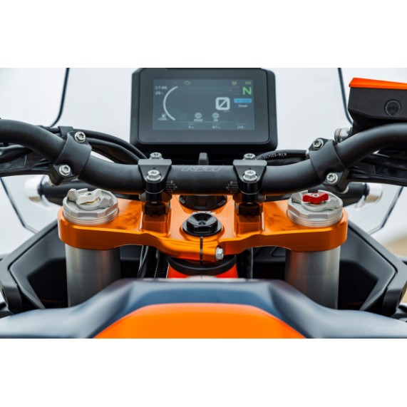 pho_pp_mon_652314_my25_ktm_890_adventure_r___details_ktm_890_adventure_r__sall__awsg__v1