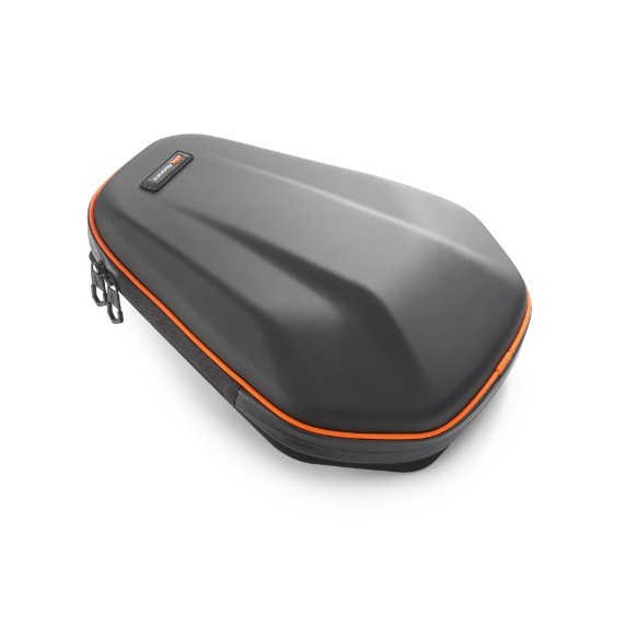 pho_pp_nmon_a60712973000_pillion_seat_bag_studio_pictures_street__sall__awsg__v1