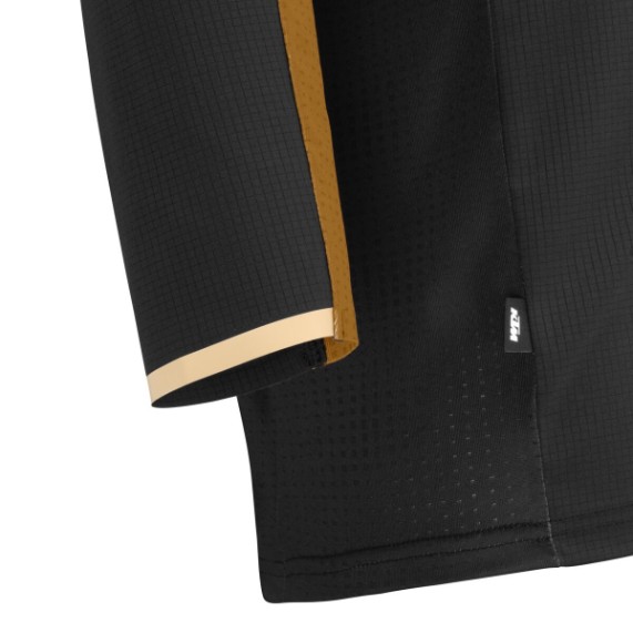 pho_pw_pers_vs_3pw25000760x_racetech_jersey_blk_safari_detail__sall__awsg__v3