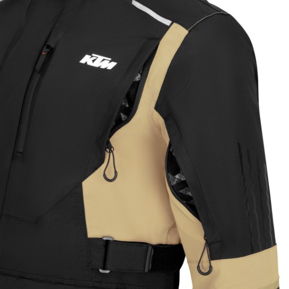pho_pw_pers_vs_3pw25000780x_racetech_wp_jacket__4___sall__awsg__v3