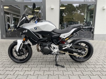F 900 XR