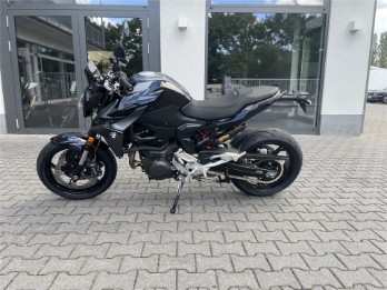F 900 R