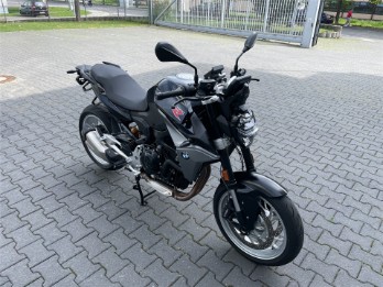 F 900 R