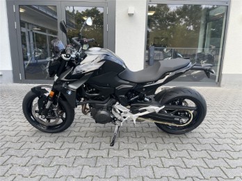 F 900 R