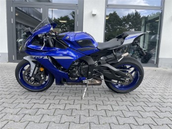 YZF-R1