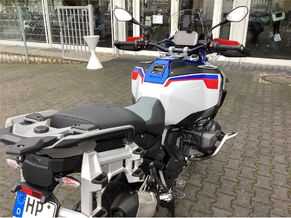 73416169a55b4a4a8592b4d422767251