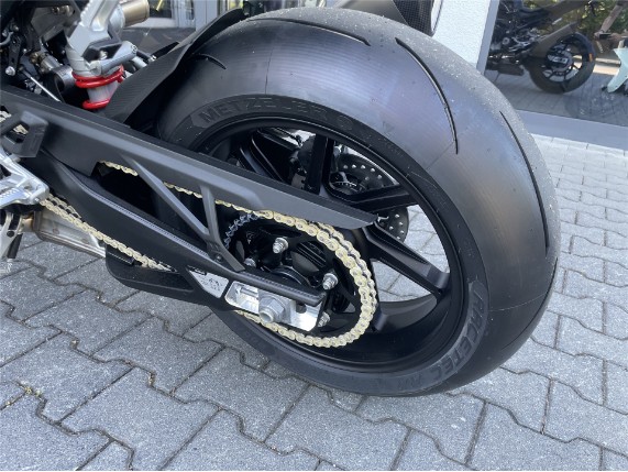 8d02c018404f4bd28346687d8d15e33b