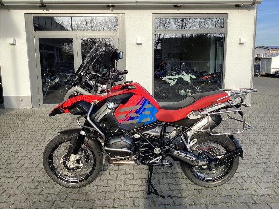 903ad6c1e6d34e4aaa912104fb66afb5