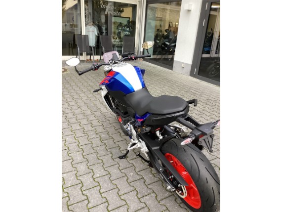 961df16fe727425586f131e10481ac72