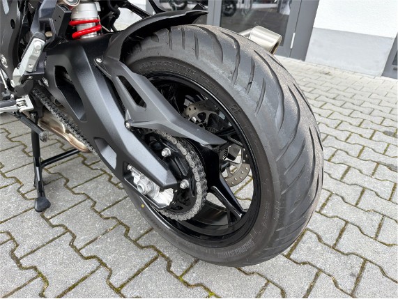 b11e8c11595f438dbd1e776d9a810aff