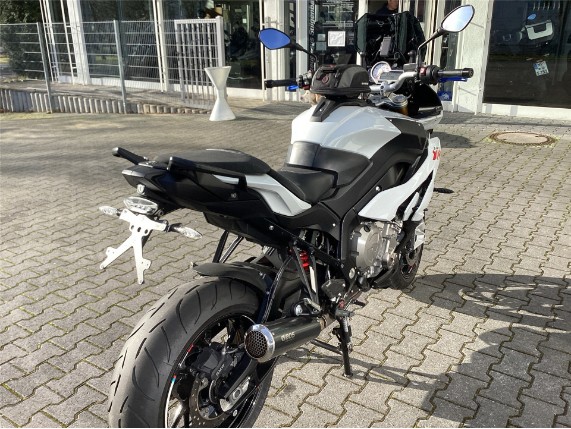 b226b2ee848545c4be82c48162adde41