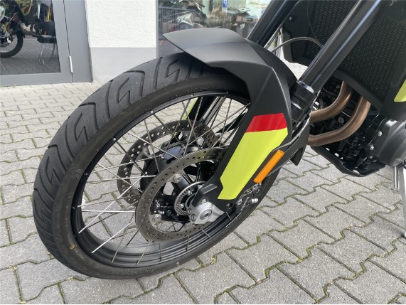 f64d475f5e3b43238aecc4c40b55bb5e