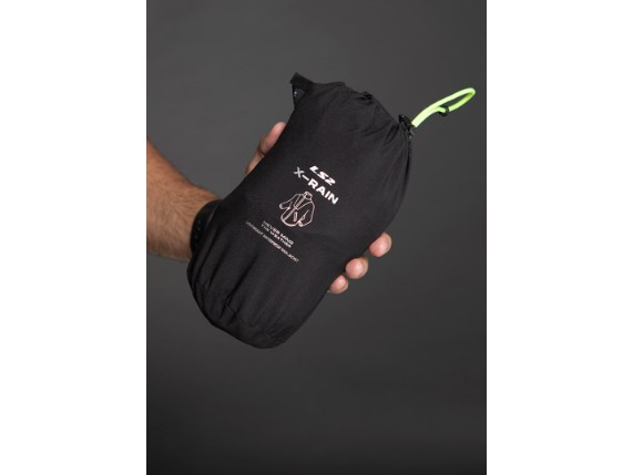 773-1080-X-Rain-jkt-detalle-5-Carrying bag included