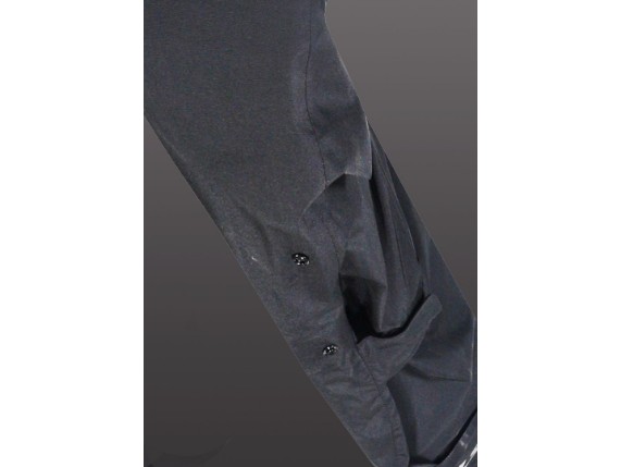 773x1080-X-Rain-detalle-Leg-openings-to--put-on-take-off-boots-easily