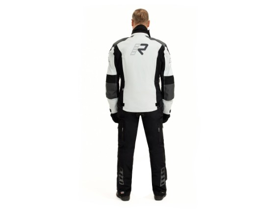 9_70144_759_R_200_modelback_01