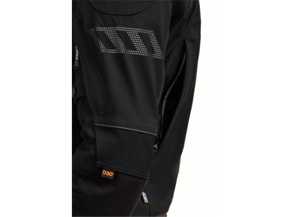 9_70144_759_R_999_modeldetail_04