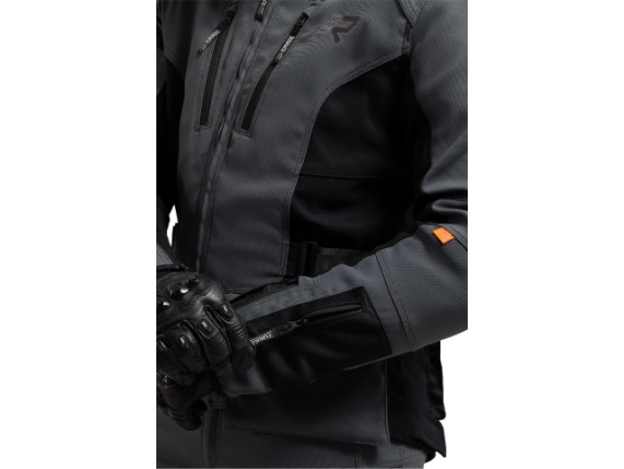 9_70238_764_R_290_modeldetail_02