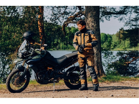 9_70242_752_R_095_modeldetail_04