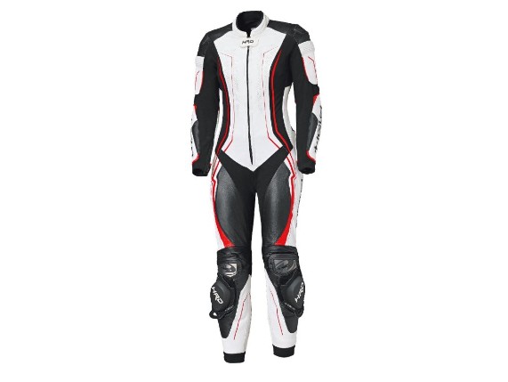 Held_Ayana_sw_we_rot_front