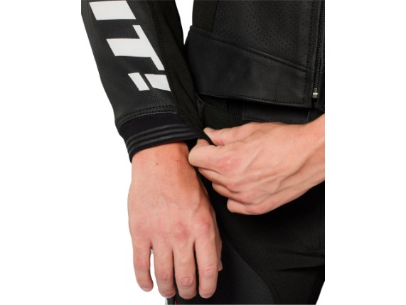 Revit_Lederkombi_Argon_3_schwarz_neonrot_Detail_5