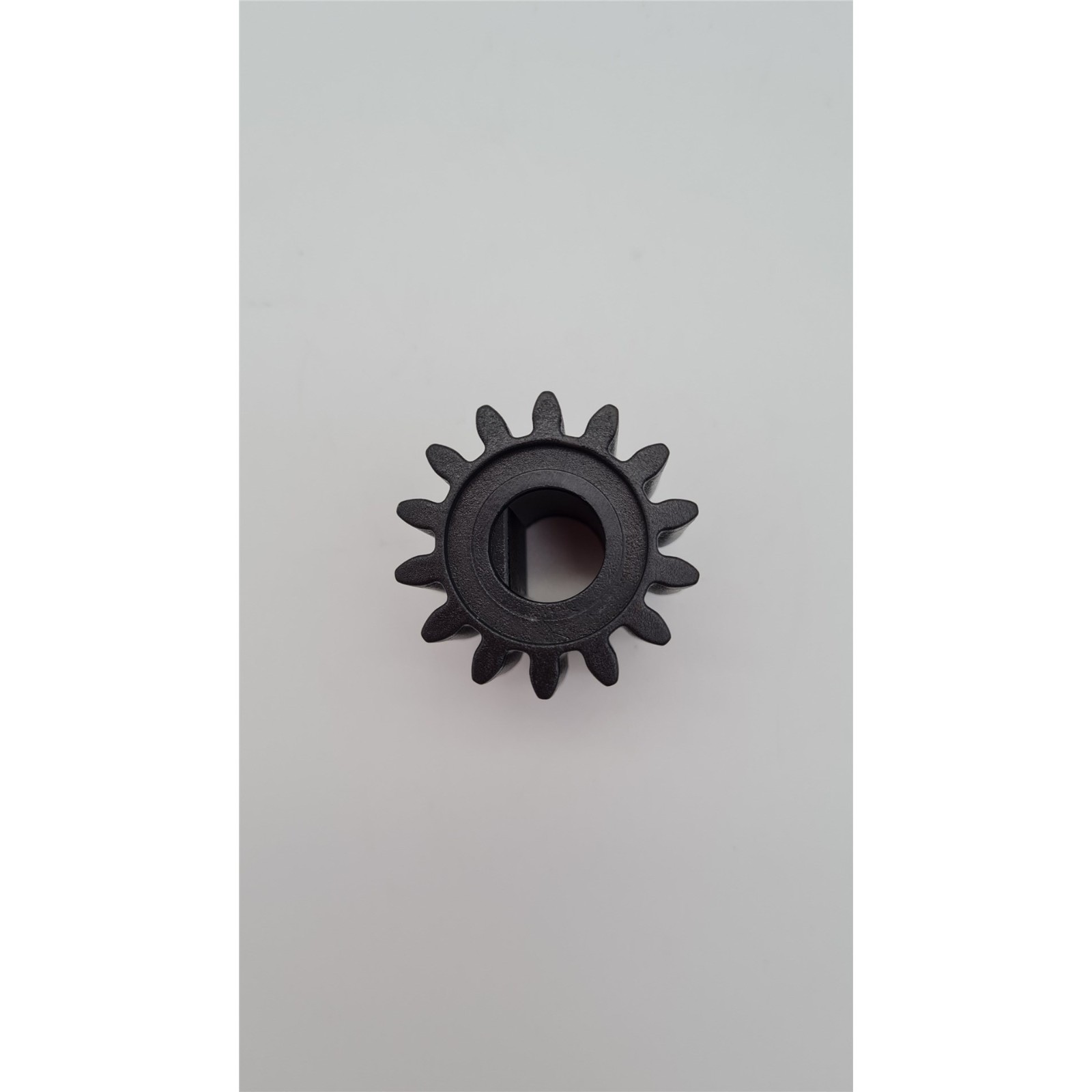 Zahnrad z = 14 für Kehrmaschine 2 + 2 (hinten links)