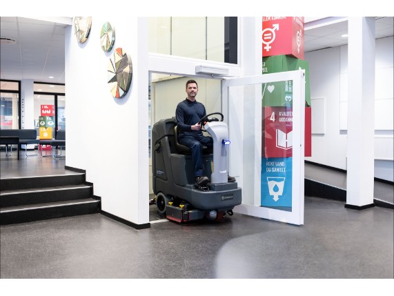 Advance SC4000_elevator