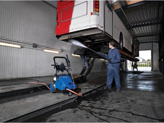 MC-6P-XT_Auto_02-ps-FrontendVeryLarge-EHEPED