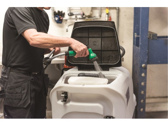 SC2000 cleaning recovery tank