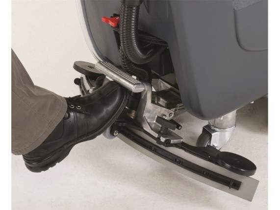 SC500 Squeegee Raise w_foot