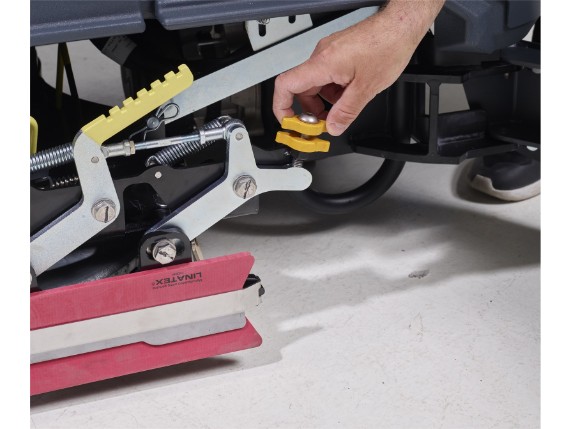 SC6000 adjust scrubdeck