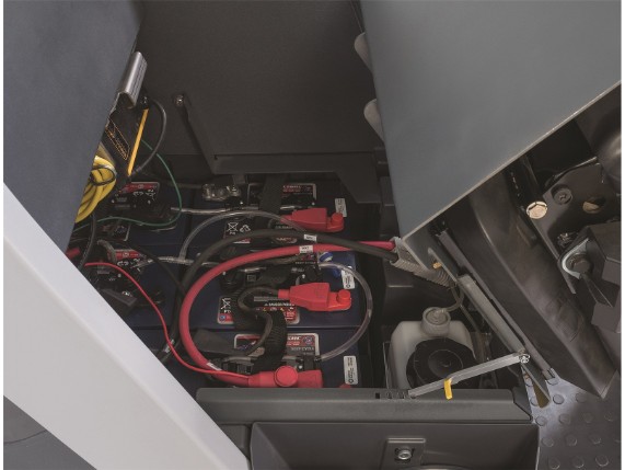SC6000 Batteries Compartment1