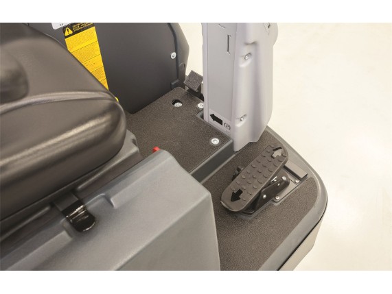 SC6500 drive and brake pedal