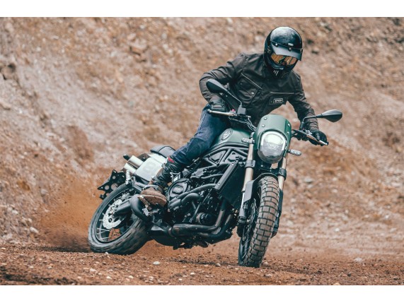 BENELLI 800 LEONCINO T E5, 0004665