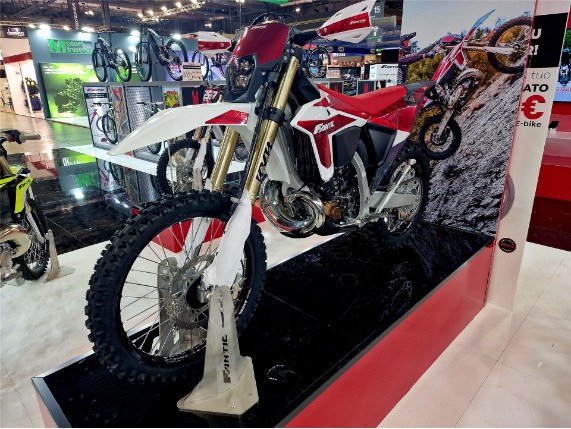 FANTIC 300 XE 2-Takt Hard-Enduro, ZFMXE300ARM000164