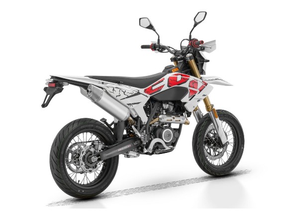 QJ-MOTORS 125 COV SM Super-Moto, 0004957