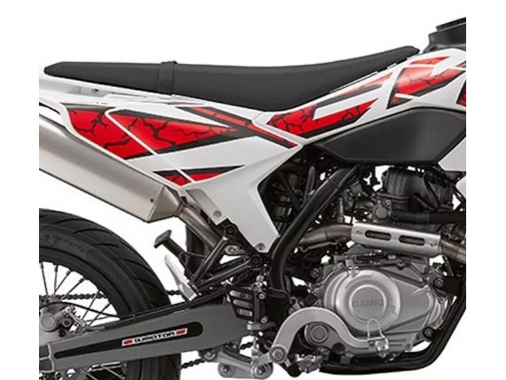QJ-MOTORS 125 COV SM Super-Moto, 0004957