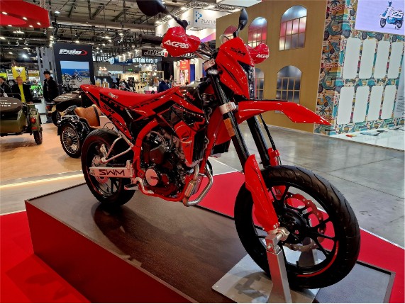 SWM 125 SM-R Special, 0004589