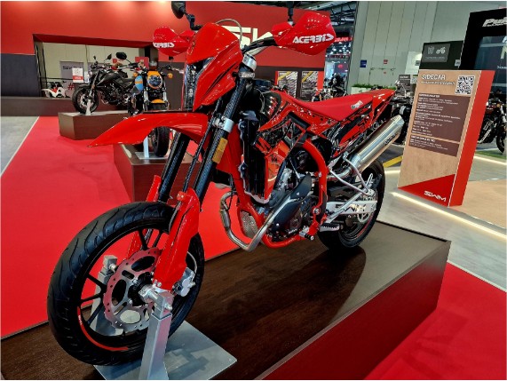 SWM 125 SM-R Special, 0004589