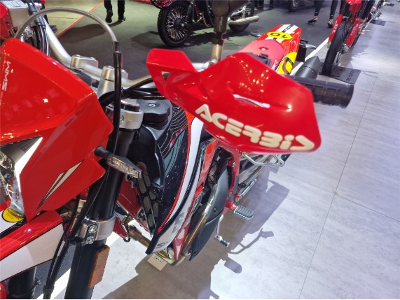 SWM 125 SM-R Super-Moto, 0004798