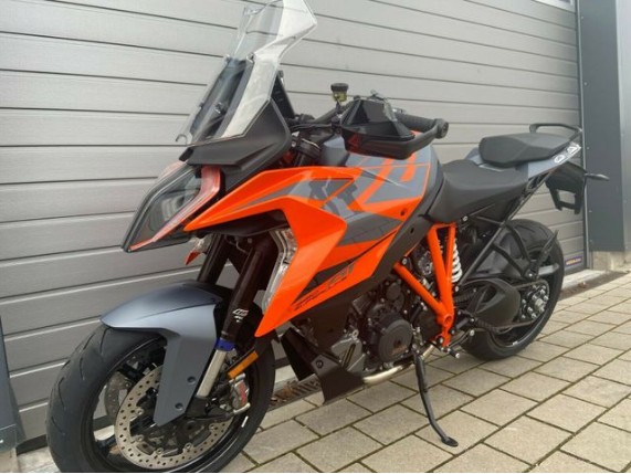 KTM 1290 SUPERDUKE GT,