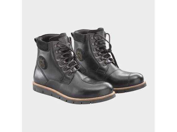 pho_hs_pers_vs_62376_3hs20003060x_pursuit_shoes_front_45de__sall__awsg__v1