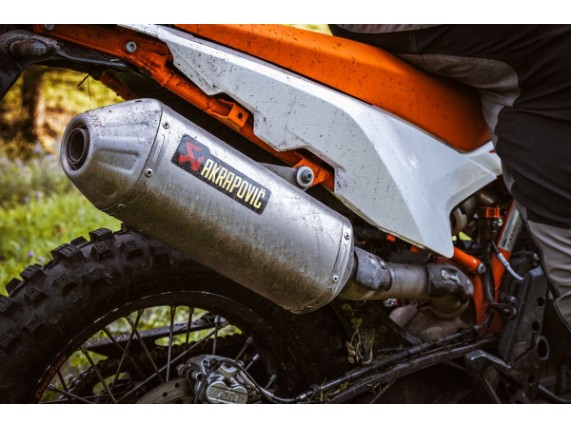 pho_pp_mon_63505979100_akrapovic_slip_on_line__sall__awsg__v1
