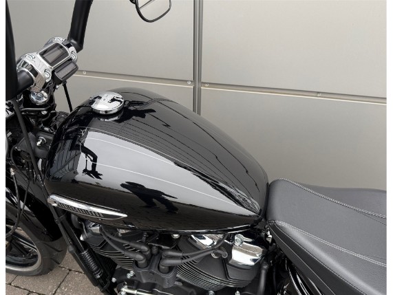 Harley-Davidson Breakout 114, 0010001