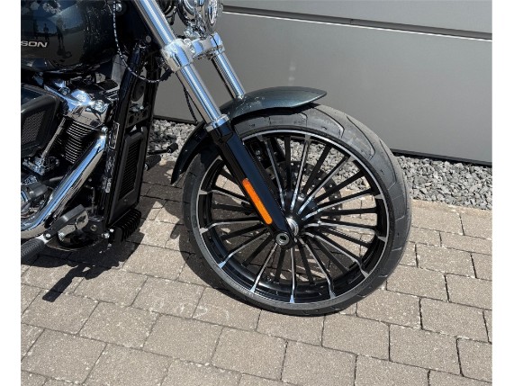 Harley-Davidson Breakout 117, 0010157
