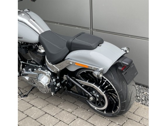 Harley-Davidson Breakout 117