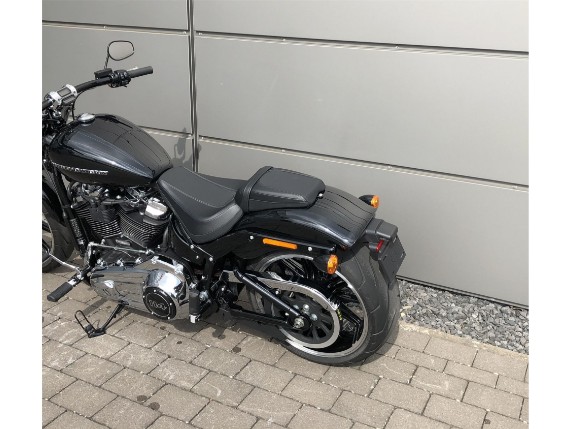 Harley-Davidson Breakout 131cui, 0008091
