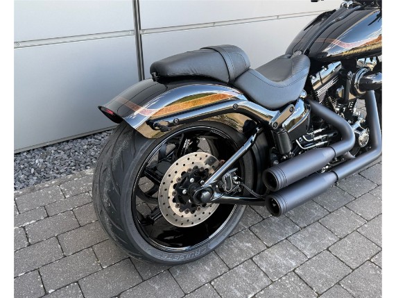 Harley-Davidson Pro Street Breakout, 0005740