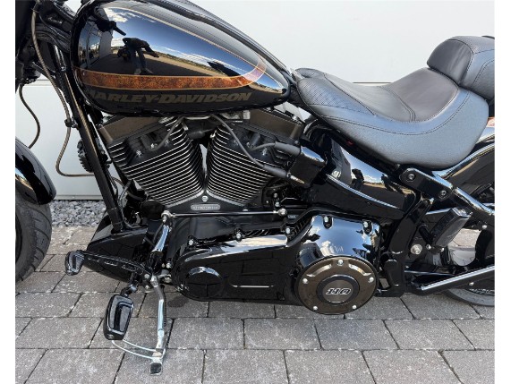 Harley-Davidson Pro Street Breakout, 0005740